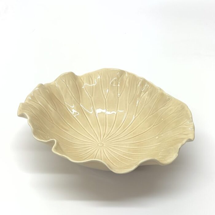 1980s oversized poppytrail lotus serving bowl by metlox 9079