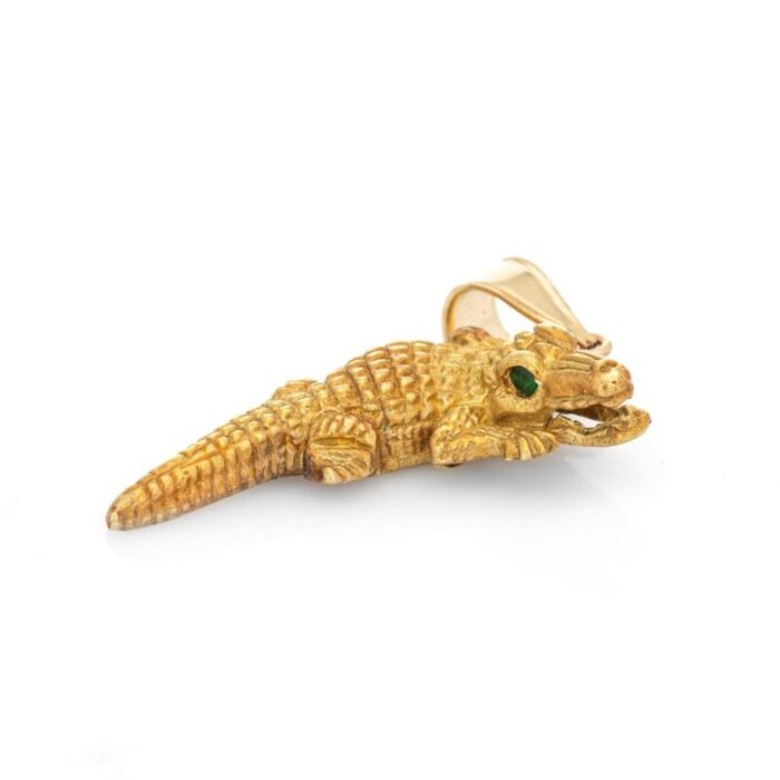 alligator pendant charm estate 18k yellow gold emerald eyes fine jewelry 6049