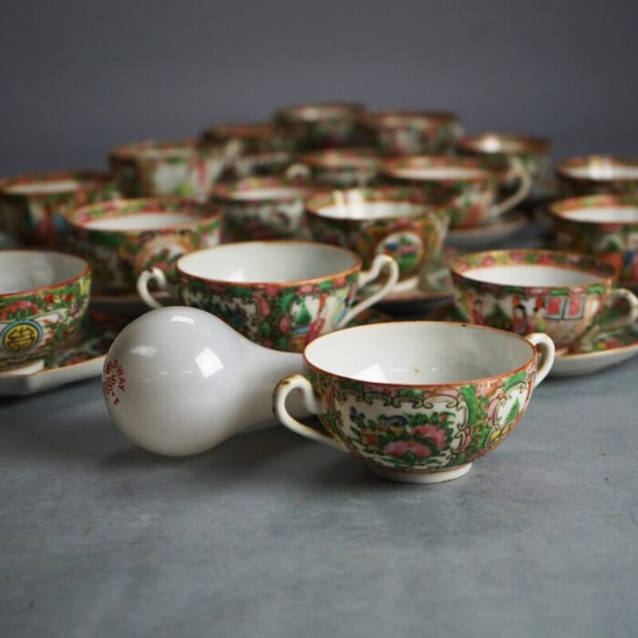 antique chinese rose medallion porcelain tea cups and 20 saucers circa 1900 set of 21 0104