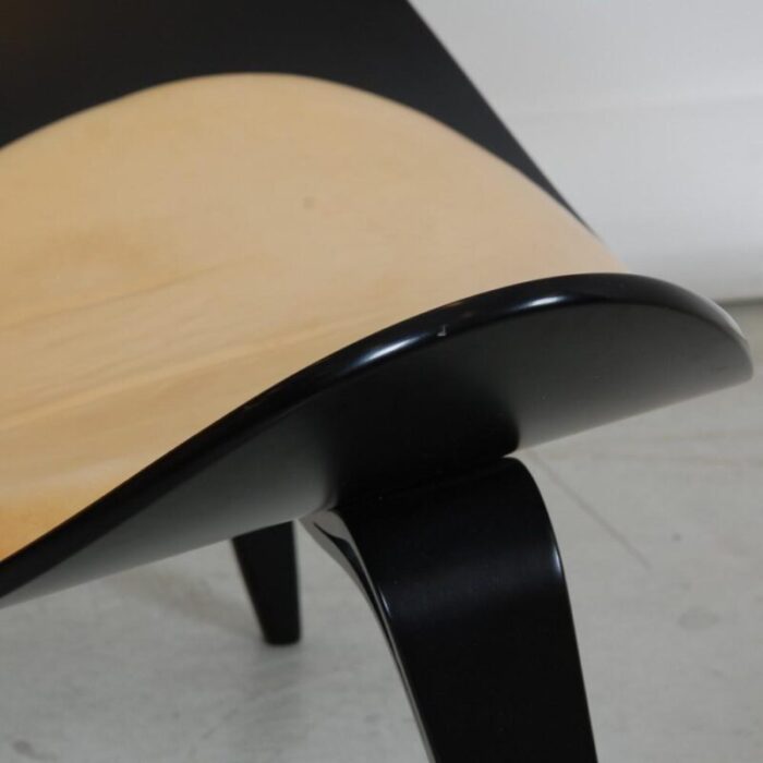 black shell chair in natural leather by hans wegner 2000s 3798