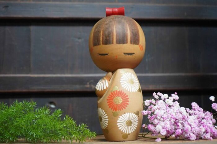 daisy princess hinagiku kokeshi by aoki ryoka japan 1970s 1