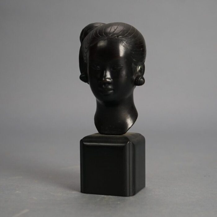 early 20th century japanese cast bronze portrait bust sculpture of a young woman circa 1920 8318