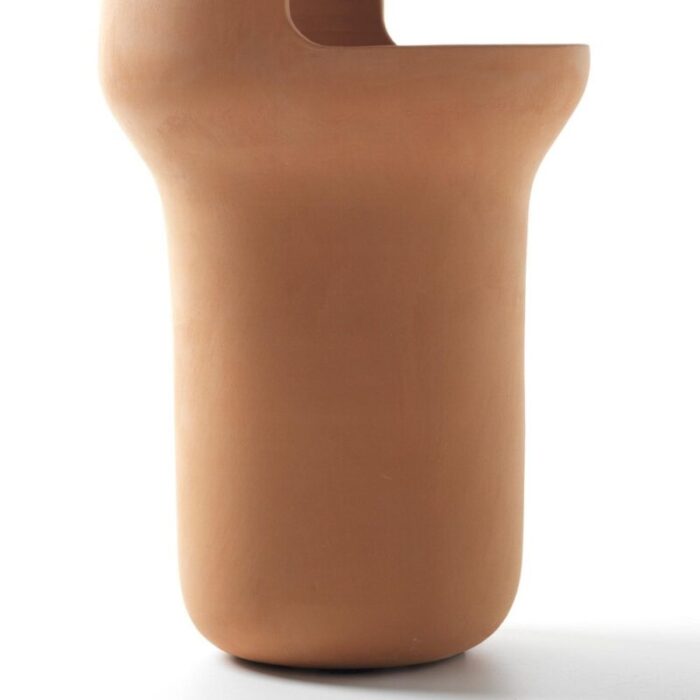 gardenias terracotta vase n 1 by jaime hayon 3