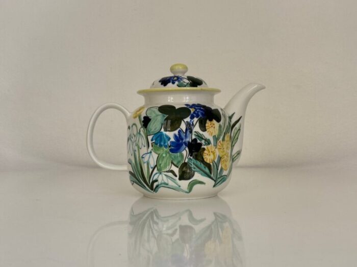 handpainted pitcher by dorrit von fieandt for arabia 1