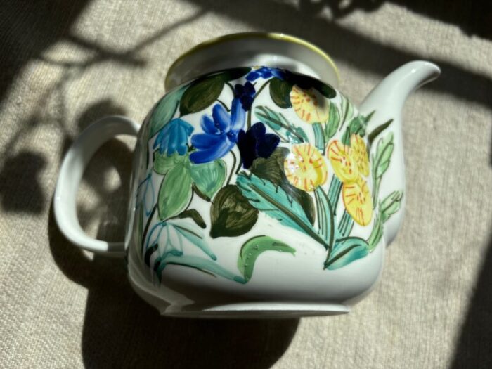 handpainted pitcher by dorrit von fieandt for arabia 7