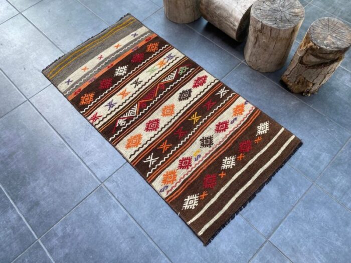 handwoven bohemian vintage kilim rug 0980