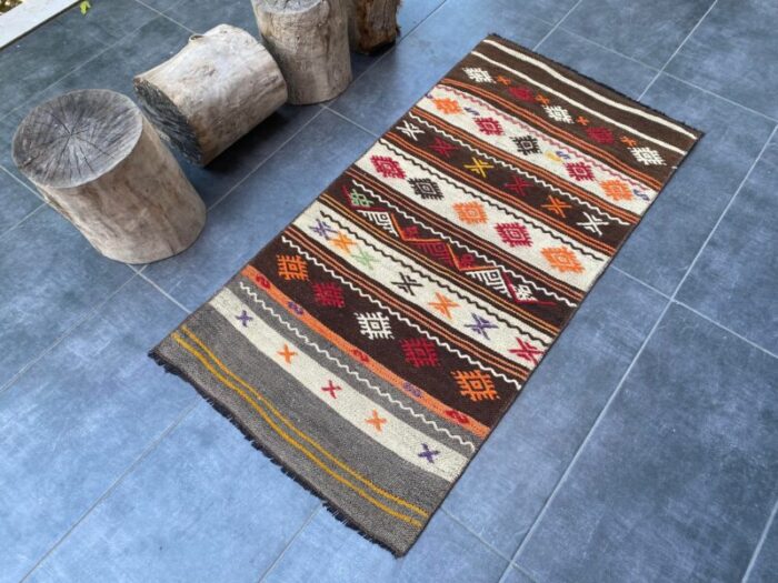 handwoven bohemian vintage kilim rug 2334