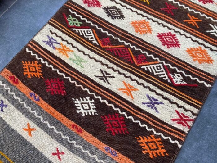 handwoven bohemian vintage kilim rug 7616