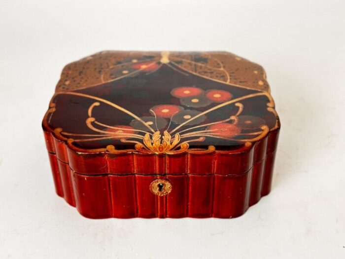 large brown and red jewelry or decorative box japan 19th century 11