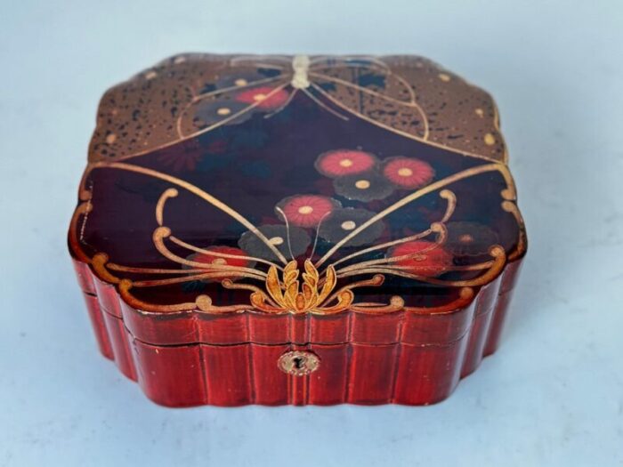 large brown and red jewelry or decorative box japan 19th century 12