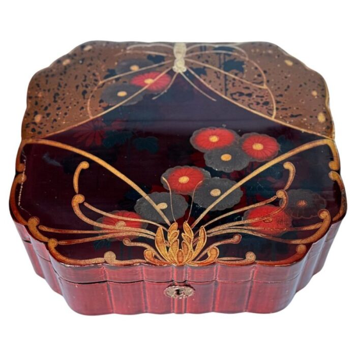 large brown and red jewelry or decorative box japan 19th century 4