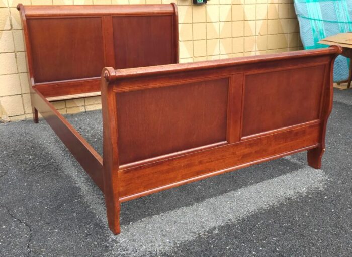 late 20th century classical mahogany queen size sleigh bedstead 7272