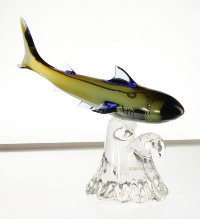 murano glass shark hunting on a base by roberto camozzo for wyland 1990s 11