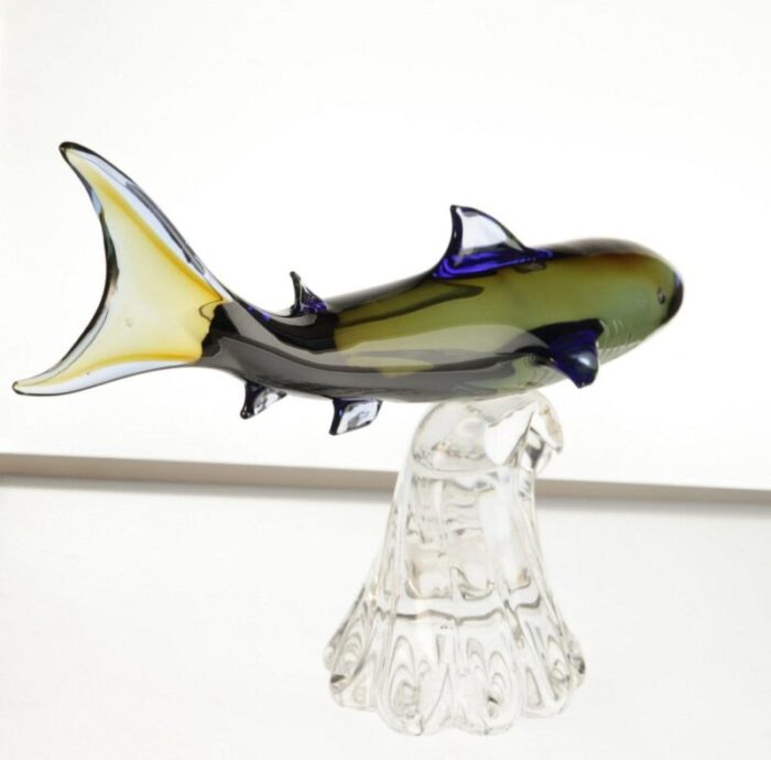 murano glass shark hunting on a base by roberto camozzo for wyland 1990s 13