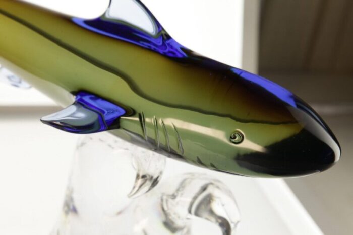 murano glass shark hunting on a base by roberto camozzo for wyland 1990s 14