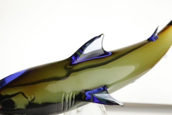 murano glass shark hunting on a base by roberto camozzo for wyland 1990s 5