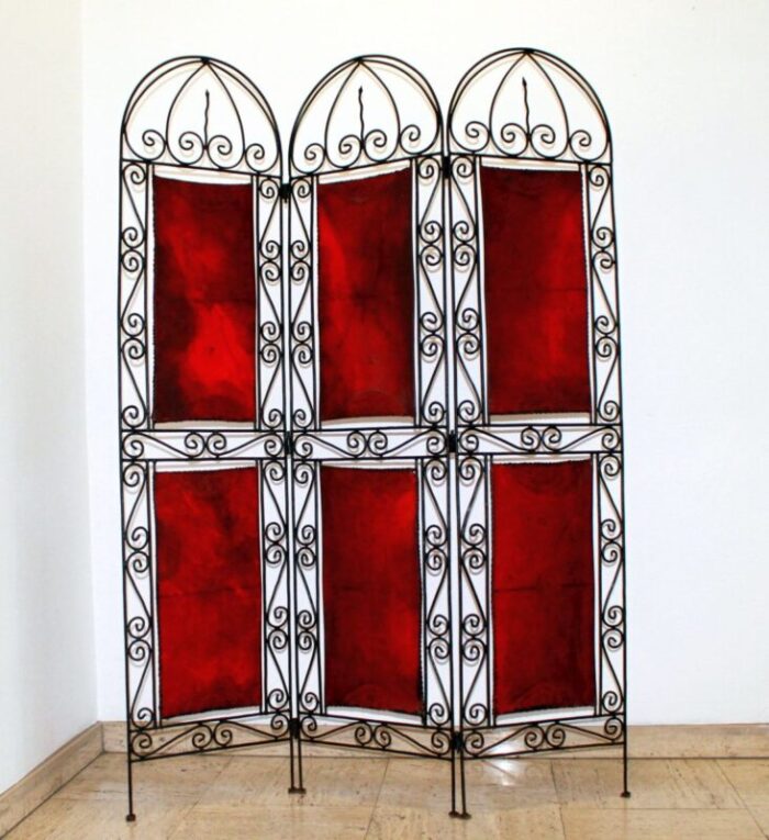 orientalist screen in wrought iron and painted leather 7