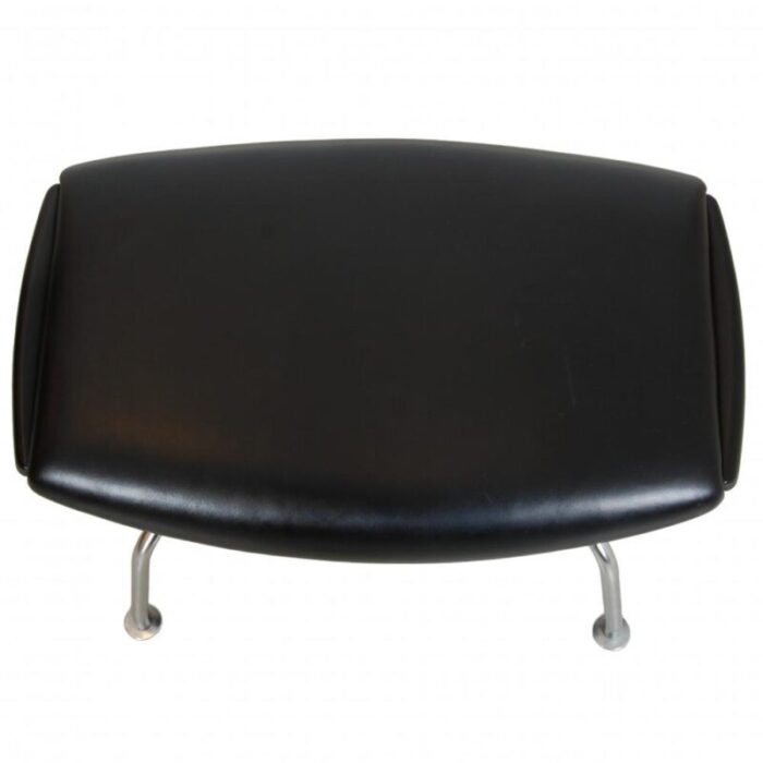 ox chair foot stool in black leather by hans wegner 4048