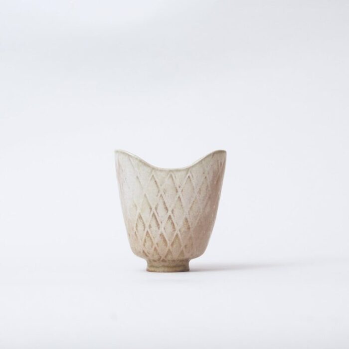 small white vase by gunnar nylund for roerstrand 1950s 5