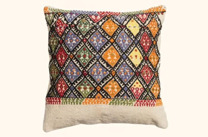 suna kilim cushion 1