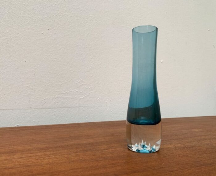 vintage art glass vase 1