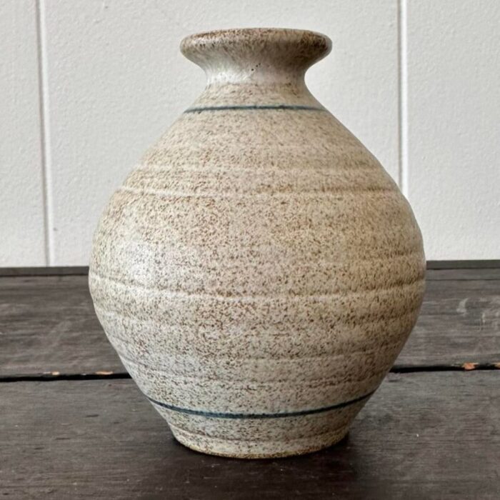 vintage studio pottery speckled glaze vase with line detail 5307